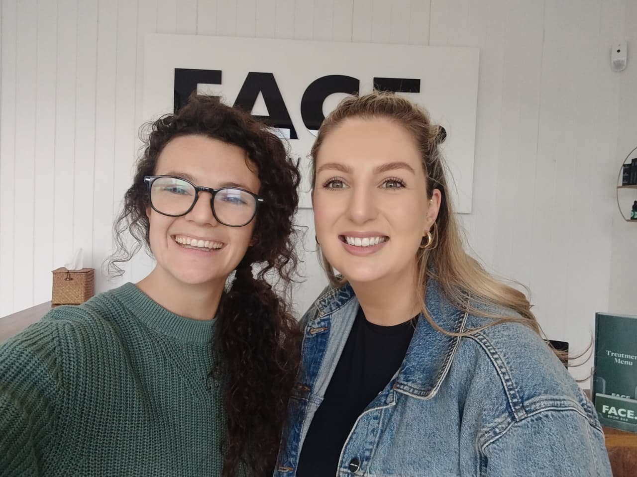 Rone du Pisanie with Keara at Face Brow Bar